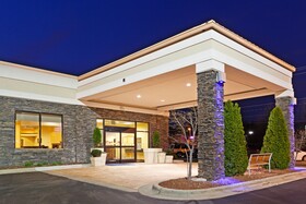 Holiday Inn Express Greensboro (I-40 @ Wendover)
