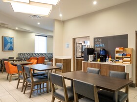 Holiday Inn Express Greensboro (I-40 @ Wendover)