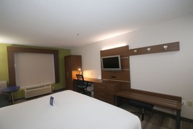 Holiday Inn Express Hotel & Suites Greensboro - East
