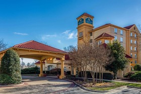 La Quinta Inn & Suites by Wyndham Greensboro NC