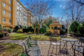 La Quinta Inn & Suites by Wyndham Greensboro NC