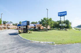 OYO hotel Greensboro east I 40