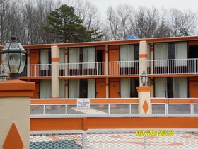 OYO hotel Greensboro east I 40
