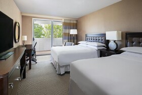 Sheraton Greensboro at Four Seasons