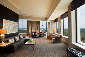 Sheraton Greensboro at Four Seasons