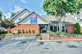 Studio 6 Greensboro