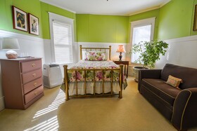 The Dailey Renewal Retreat Bed & Breakfast