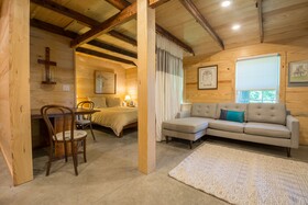 The Dailey Renewal Retreat Bed & Breakfast