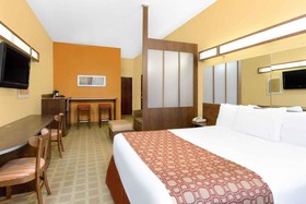 Microtel Inn & Suites by Wyndham Greenville/University Med