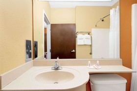 Microtel Inn & Suites by Wyndham Greenville/University Med