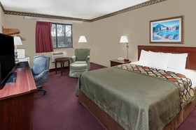 Super 8 by Wyndham Greenville