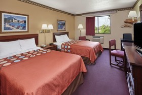 Super 8 by Wyndham Greenville