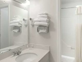 Econo Lodge Cherry Point