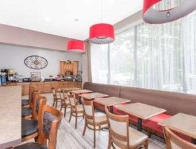 Ramada by Wyndham Hendersonville