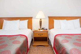 Ramada by Wyndham Hendersonville