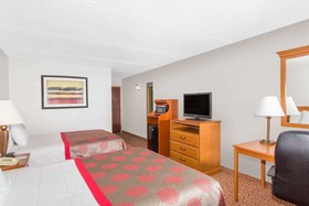 Ramada by Wyndham Hendersonville
