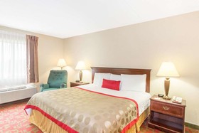 Ramada by Wyndham Hendersonville