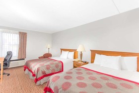 Ramada by Wyndham Hendersonville
