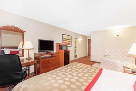 Ramada by Wyndham Hendersonville