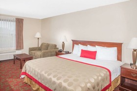 Ramada by Wyndham Hendersonville
