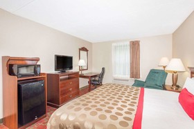 Ramada by Wyndham Hendersonville