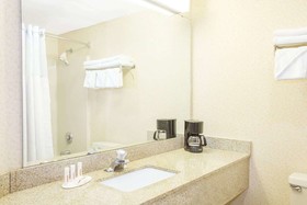 Ramada by Wyndham Hendersonville