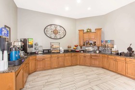 Ramada by Wyndham Hendersonville