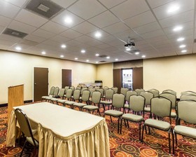 Quality Suites Convention Center
