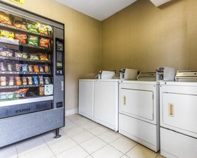 Quality Suites Convention Center