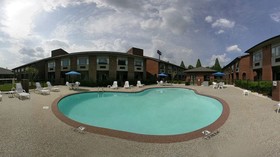 Quality Suites Convention Center