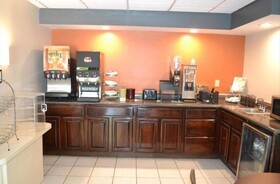 High Point Arcadia Inn