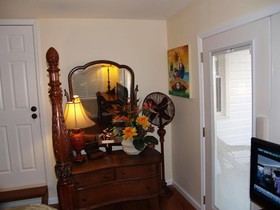 The White House on Freedom Way