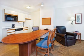 Candlewood Suites Huntersville-Lake Norman