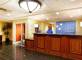 Comfort Suites Near Birkdale Village- Huntersville