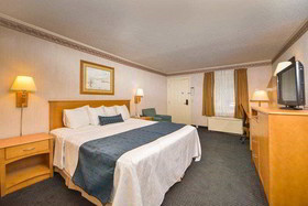 Days Inn by Wyndham West Jefferson