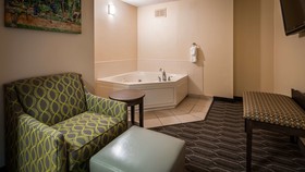 Best Western Plus Yadkin Valley Inn & Suites