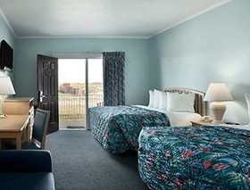 Days Inn by Wyndham Kill Devil Hills Oceanfront - Wilbur
