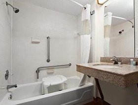 Travelodge by Wyndham Outer Banks/Kill Devil Hills