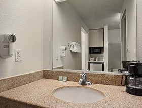 Travelodge by Wyndham Outer Banks/Kill Devil Hills