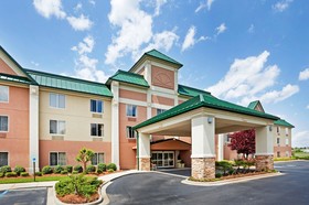 Holiday Inn Express & Suites Kings Mountain - Shelby Area