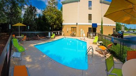 Holiday Inn Express & Suites Kinston