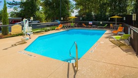 Holiday Inn Express & Suites Kinston