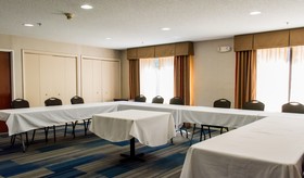 Holiday Inn Express & Suites Kinston