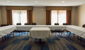 Holiday Inn Express & Suites Kinston