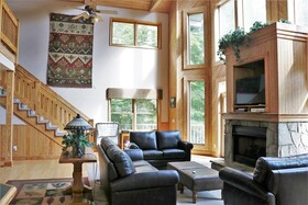 Mountain Laurel Lodge