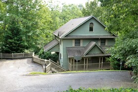 Mountain Laurel Lodge