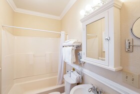 The 1927 Lake Lure Inn And Spa