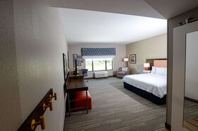 Hampton Inn & Suites Lenoir