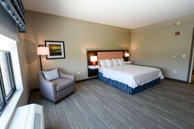 Hampton Inn & Suites Lenoir