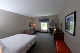Hampton Inn & Suites Lenoir
